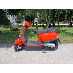 Skúter Piaggio Vespa LX2...